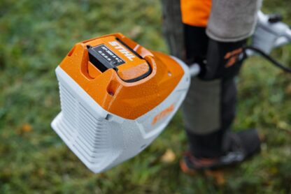 FSA 120 débroussailleuse sur batterie professionnelle Stihl AP.