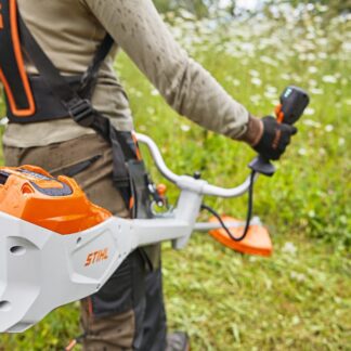 FSA 135 débroussailleuse sur batterie du système professionnel Stihl AP.