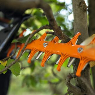 HSA 130T taille-haie sur batterie Stihl compatible avec le système de batterie professionnelle Stihl AP.