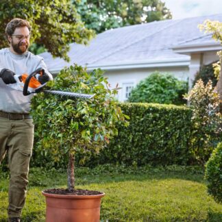 HSA 40 taille-haie sur batterie Stihl. Compatible avec système de batterie Stihl AS.