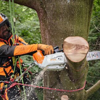 MSA 220 TC-O tronçonneuse d'élagage sur batterie Stihl