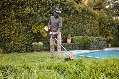 Coupe bordure sur batterie professionnelle AP Stihl FSA 110R